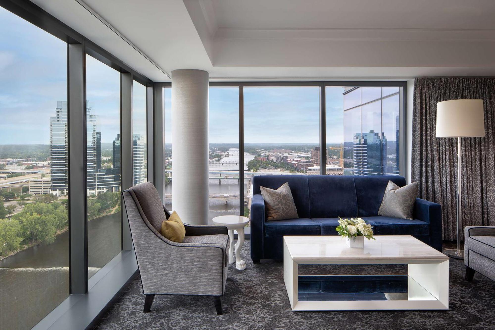 Amway Grand Plaza Hotel, Curio Collection By Hilton Grand Rapids